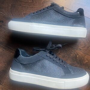 Birdie’s the Cardinal in Navy Shimmer